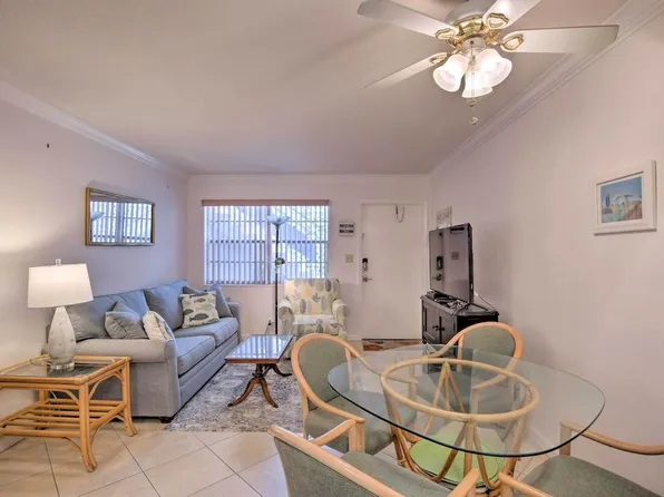 1295 Gulf Shore Blvd S #212, Naples, FL 34102