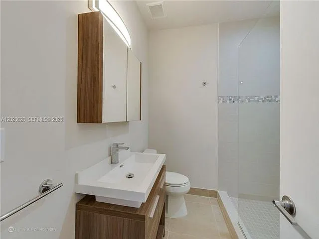 7701 SW 95th Ter #1 — Photo 8