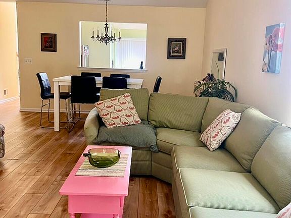 4th image of 1222 Holmes Court