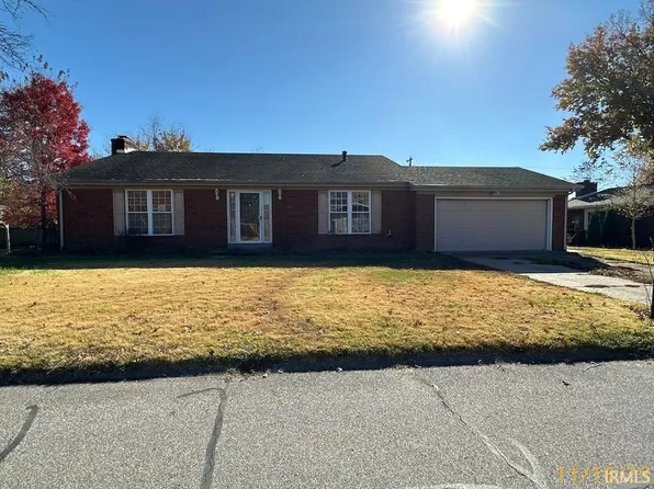 8055 Meadow Ln, Newburgh, IN 47630