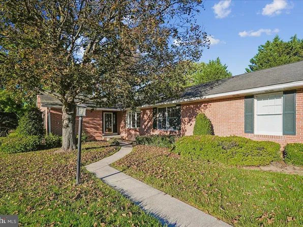 8101 Sundown Ln, Frederick, MD 21702