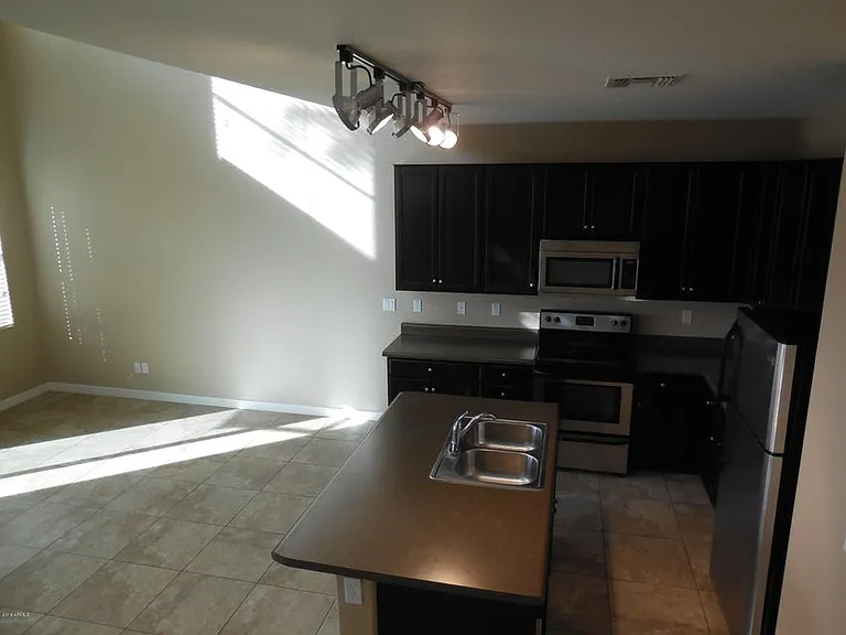 1131 E Cedar St — Photo 5