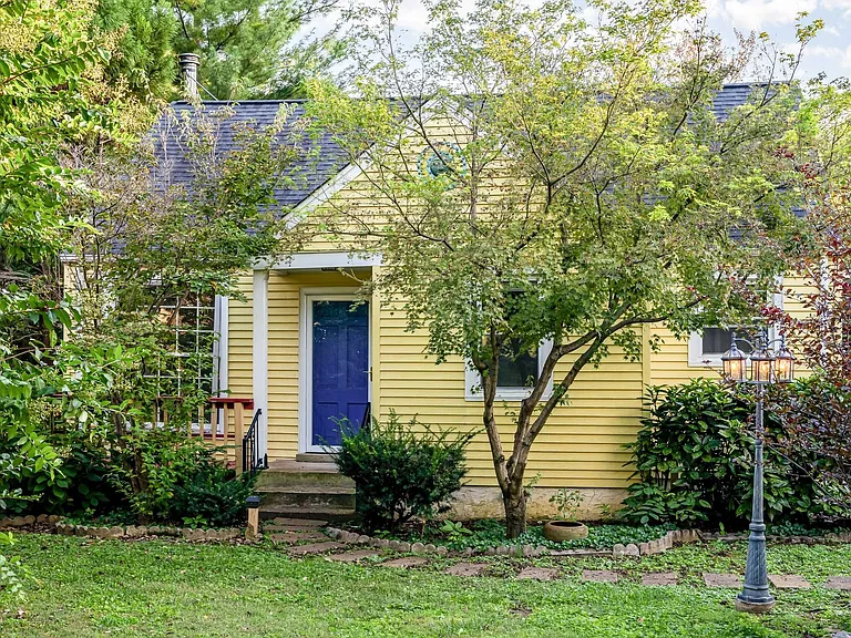 1315 Saturn Dr — Photo 1