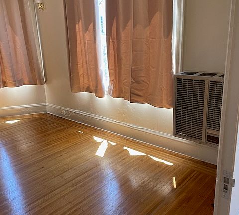 4th image of 1818 Walnut St #9