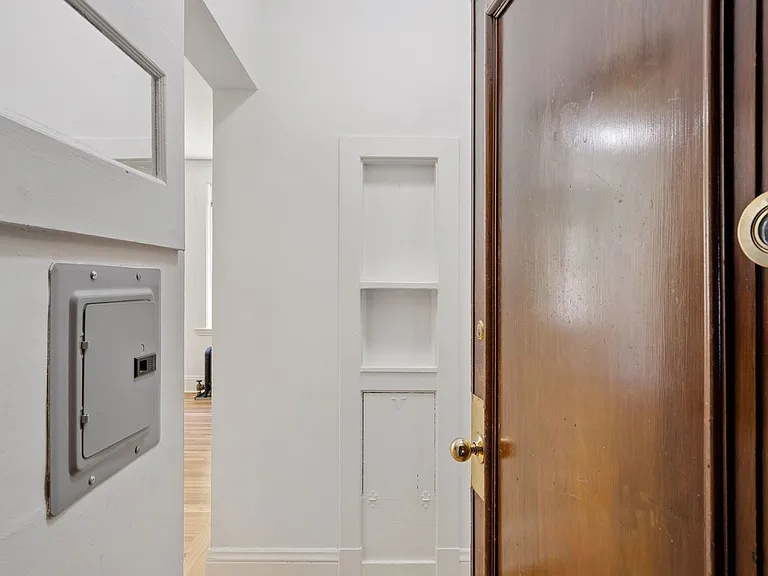 945 Larkin Street — Photo 1