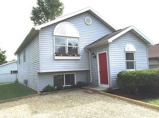 25695 W Arcade Dr S, Lake Villa, IL 60046