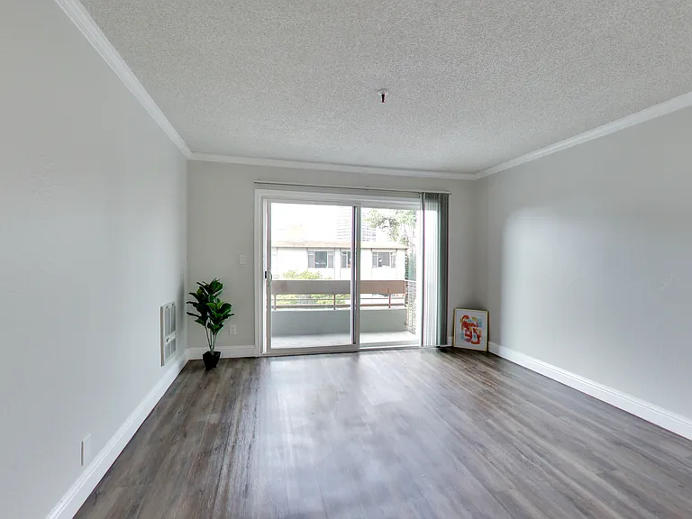 378 Van Buren - Renovated 2bed and 1bed units - Beautiful Building! — Photo 43