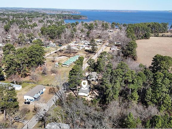 3rd image of 22604 Brierwood Dr