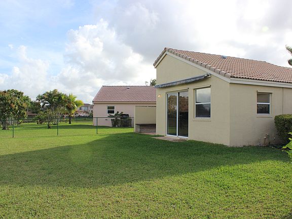 5th image of 1429 NW 153rd Ave