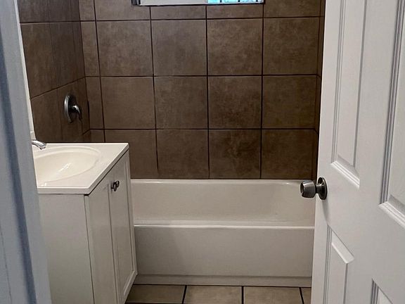 4th image of 1594 N Sepulveda Ave Unit A