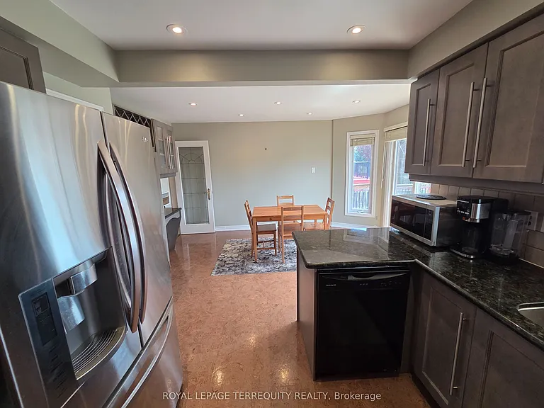 59 Foxhill Dr — Photo 23