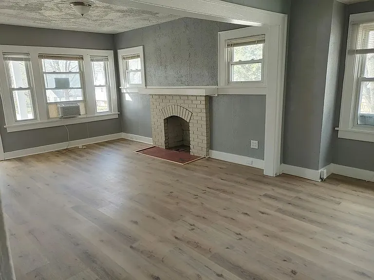 5401 Highland Ave — Photo 3