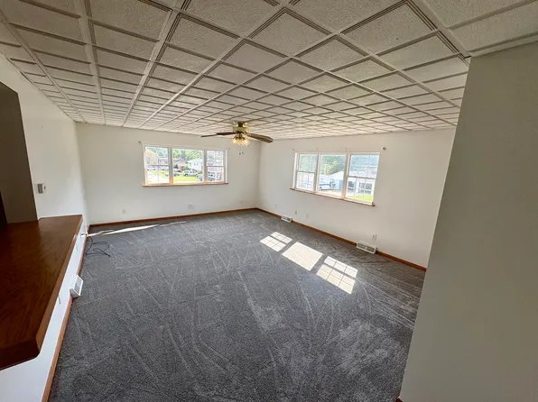 99 Vernon Ave, Belle Vernon, PA 15012