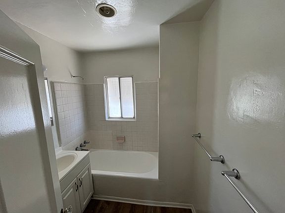 5th image of 548 Ivy St #548