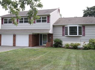 10 Runnymede Ct, Whippany, NJ 07981