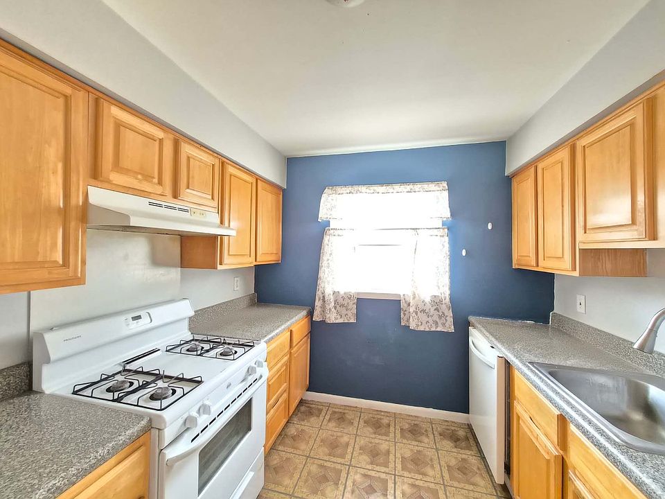 1st image of 799 Hylan Blvd Floor 2