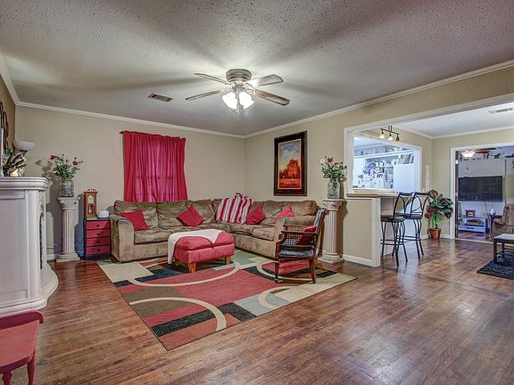 4th image of 144 Greenbriar Cir