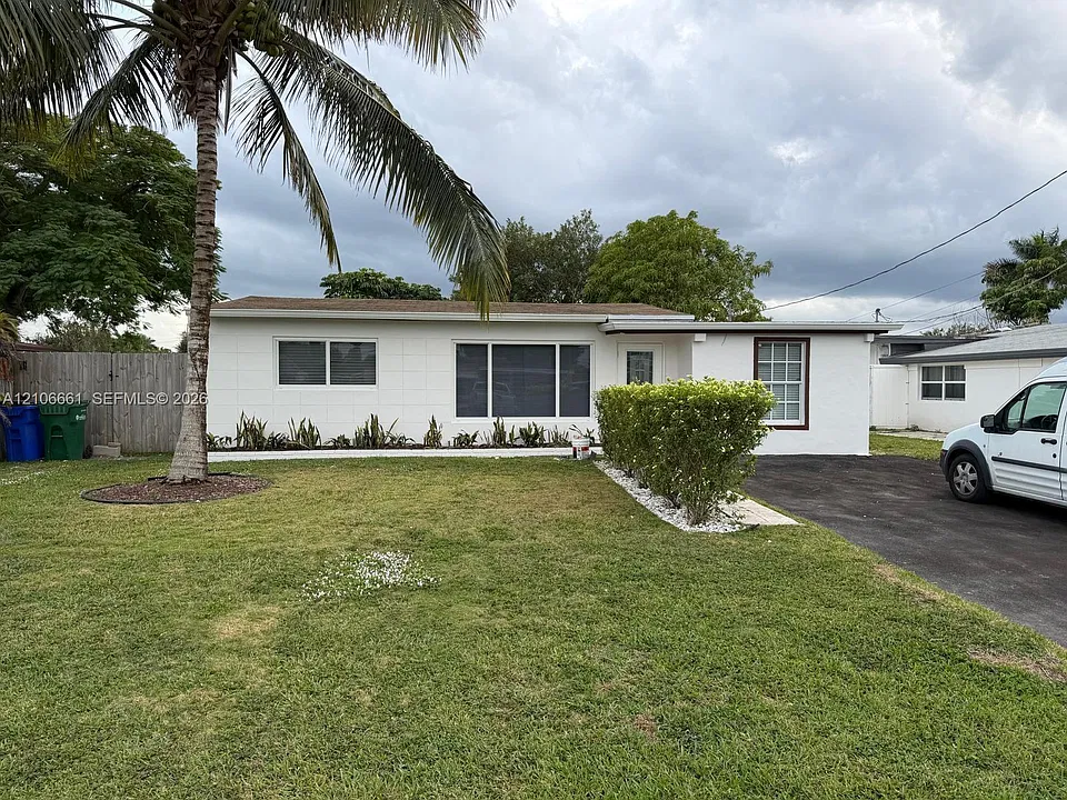 6318 NW 24th Ct