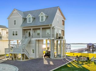 527 Sandy Hook Dr, Pass Christian, MS 39571