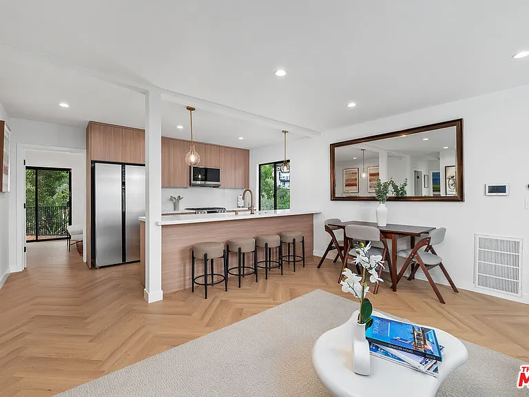 2045 Paramount Dr — Photo 7