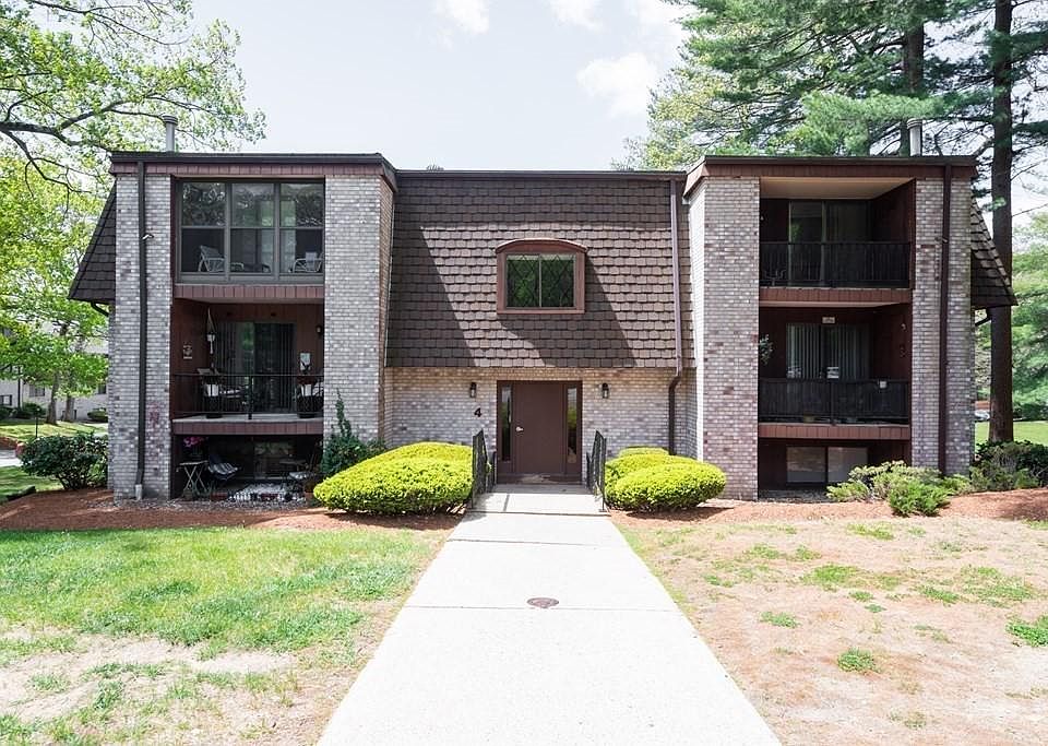 1st image of 4 Greenbriar Dr APT 109