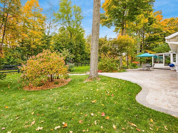 5th image of 8861 Woodcutters Ln