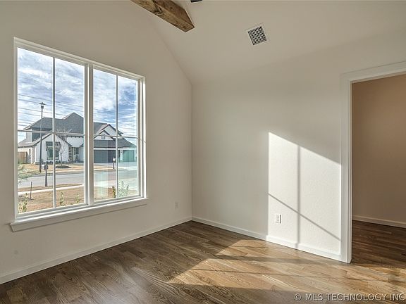 5th image of 10222 S 229th East Ave