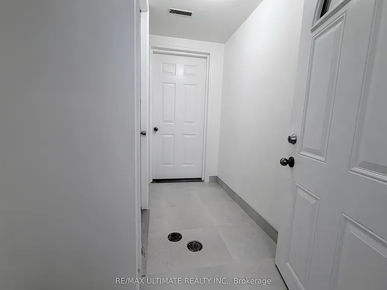 403 Winona Dr #LOWER — Photo 3