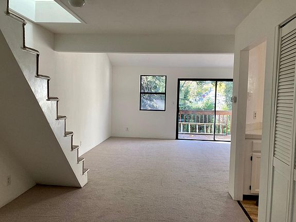 5th image of 224 W Alamar Ave #C