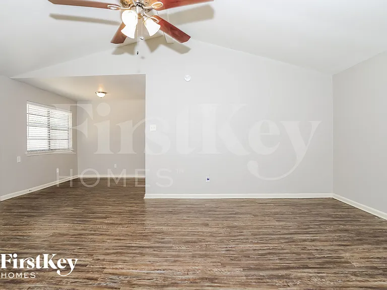 5019 Monteith Dr — Photo 5