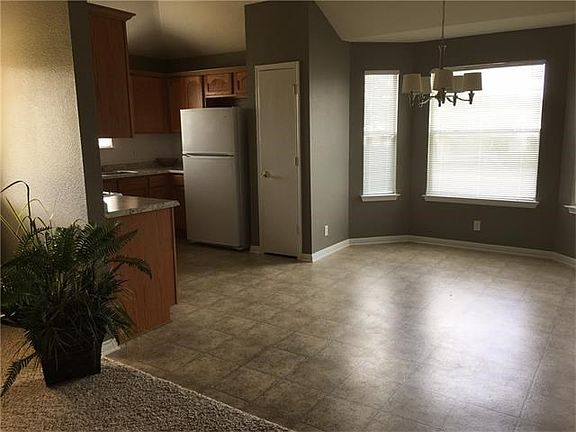 3rd image of 316 Lakemont Dr