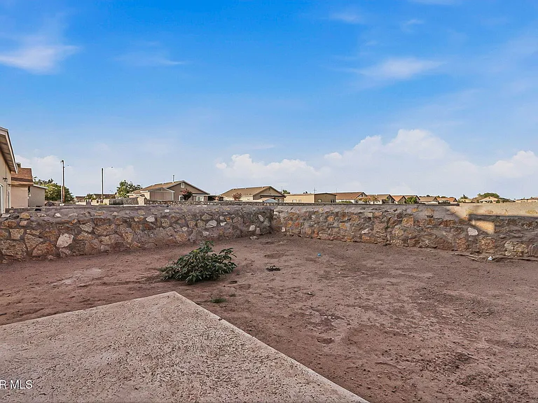 714 Hc Gilbert Minjares Dr #A — Photo 28