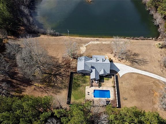 4th image of 2133 Mann Rd