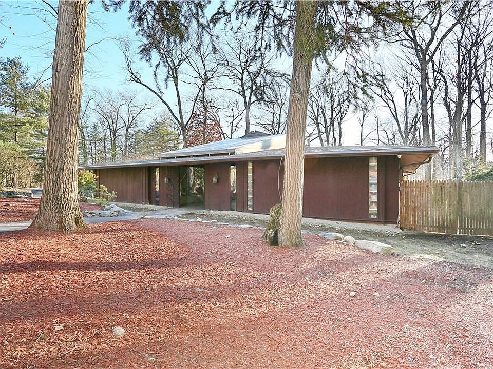 1st image of 9 Aspen Court