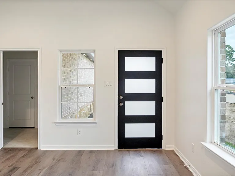 11703 Eclipse Dr — Photo 3