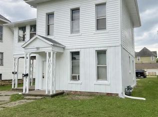 557 6th Ave S #3, Clinton, IA 52732