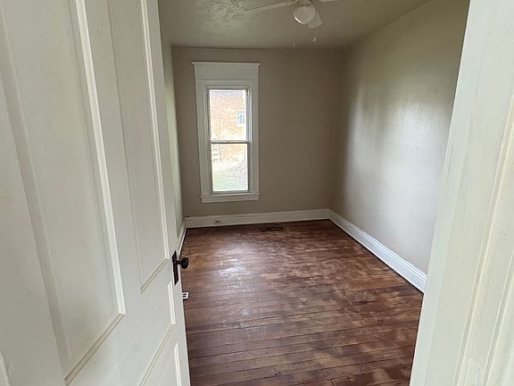 5th image of 308 E Main St #1