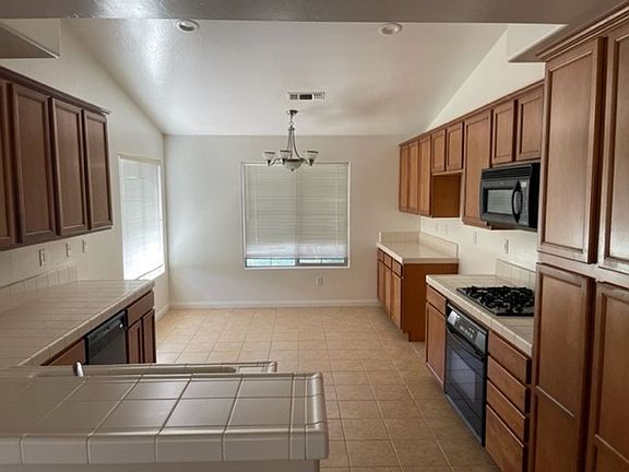 3rd image of 104 Cedmont Dr