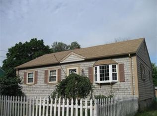 63 S Main St, Acushnet, MA 02743