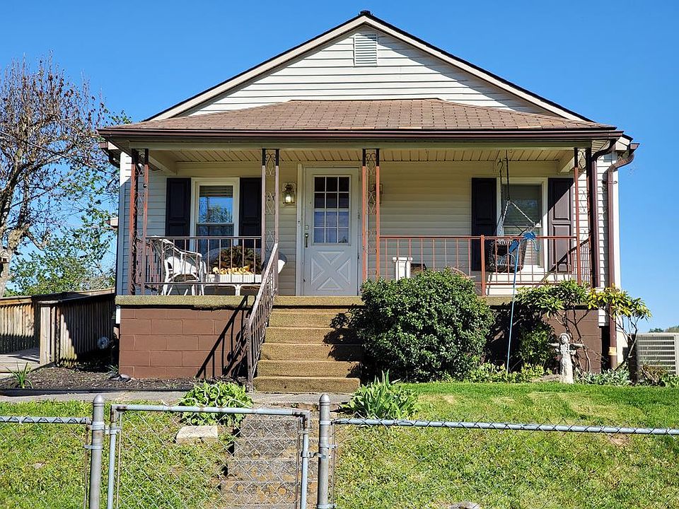 1st image of 211 High St S