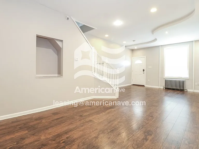 1539296_005_living_room_13741819.jpg