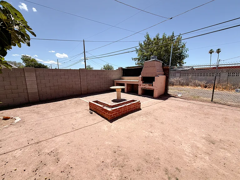 2801 W Glenrosa Ave — Photo 18