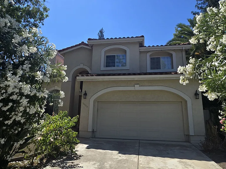 10553 Johnson Ave — Photo 2