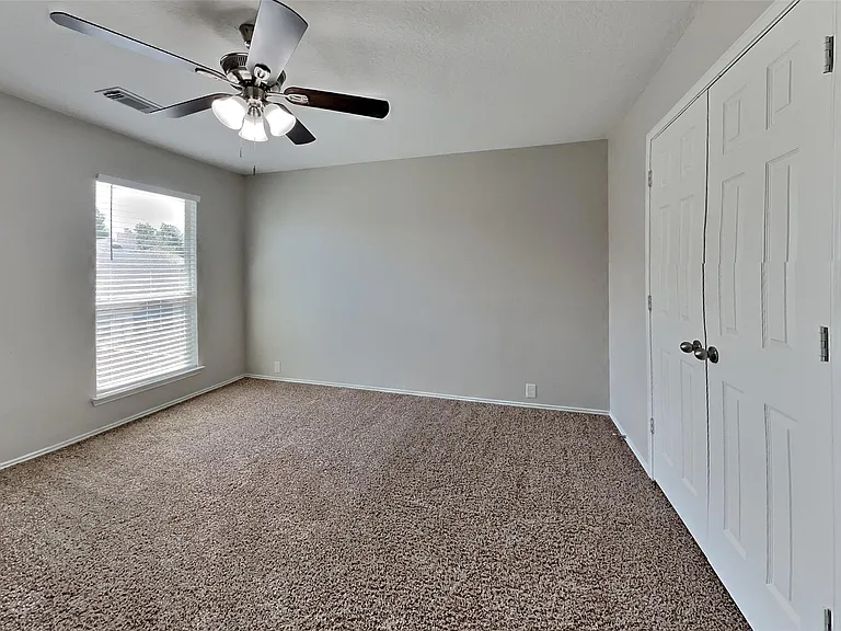 18706 Woodglen Shadows Dr — Photo 24