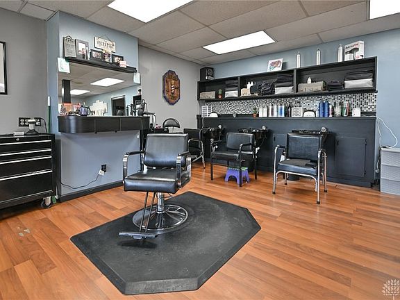 5th image of 2201 Woodside Ave