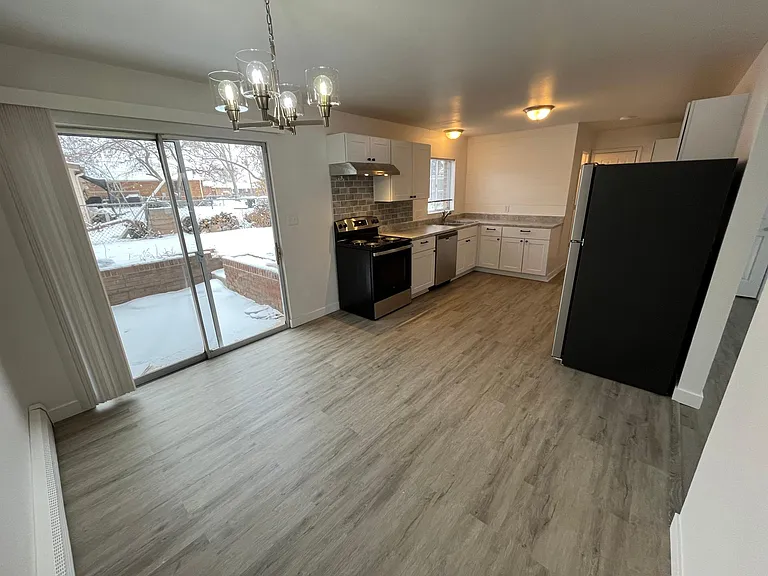 3520 Sheridan Ave — Photo 6