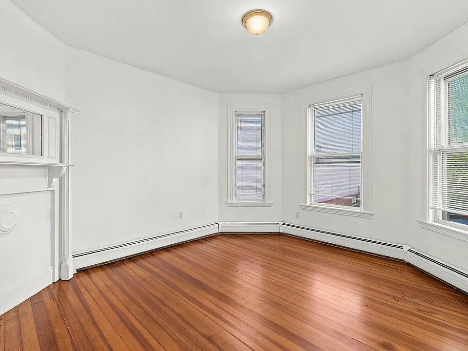 104 Pine St #104