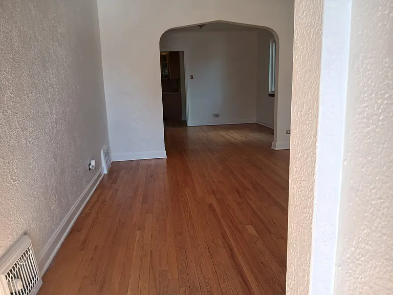4558 Hooker St — Photo 5