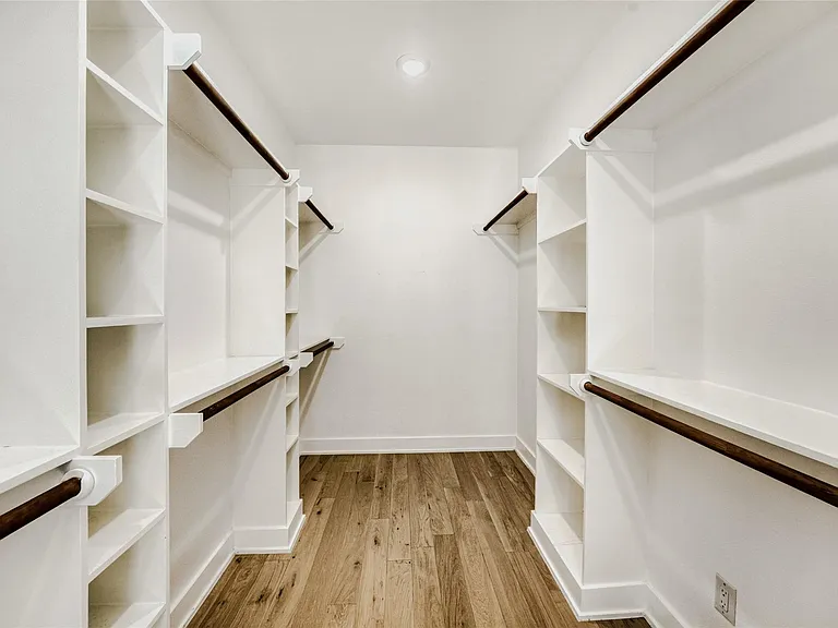 5002 Pecan Springs Rd #6 — Photo 23