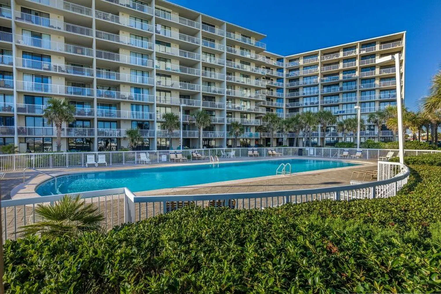 1 bed, 1.0 bath, 1076 sqft, $3,205 — Photo 3